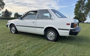Datson-nissan-sentra-2-door-sedan-50th-annive-1984-2