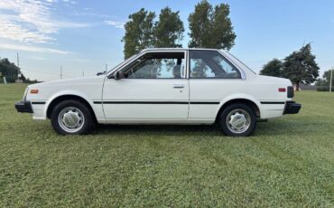 Datson-nissan-sentra-2-door-sedan-50th-annive-1984-5