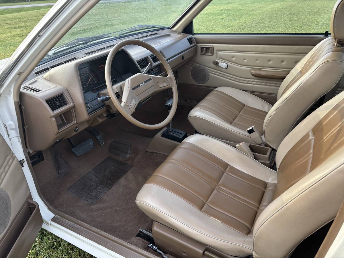 Datson-nissan-sentra-2-door-sedan-50th-annive-1984