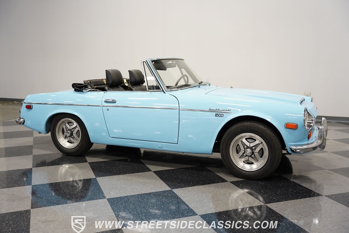 Datsun-1600-1970-Convertible-15