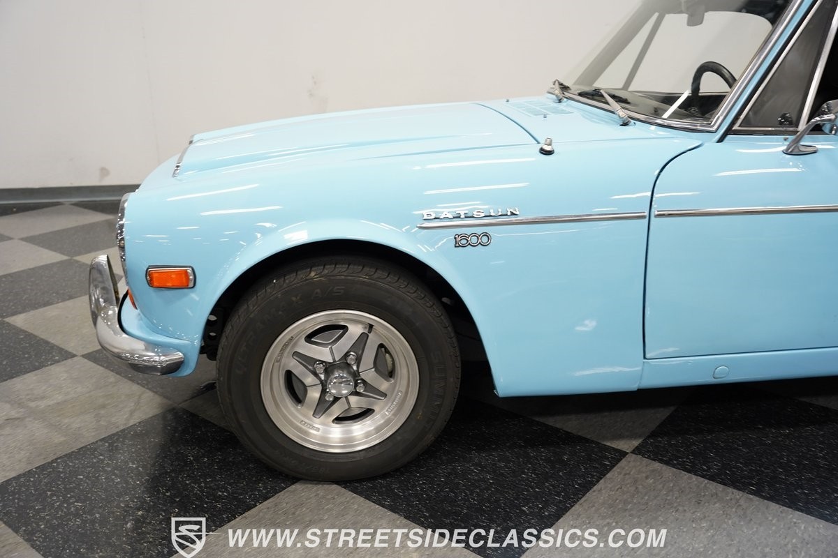 Datsun-1600-1970-Convertible-22
