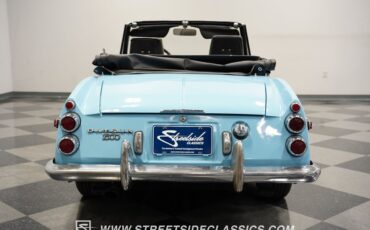 Datsun-1600-1970-Convertible-24