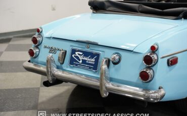 Datsun-1600-1970-Convertible-25