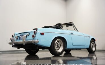 Datsun-1600-1970-Convertible-26