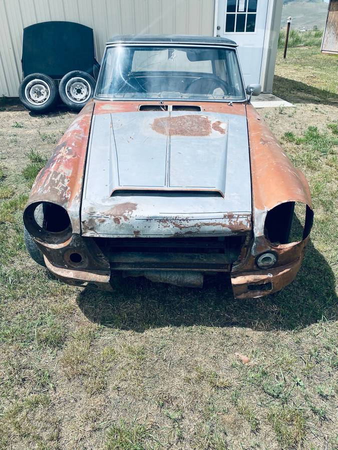 Datsun-1600-roadster-1968-brown-1