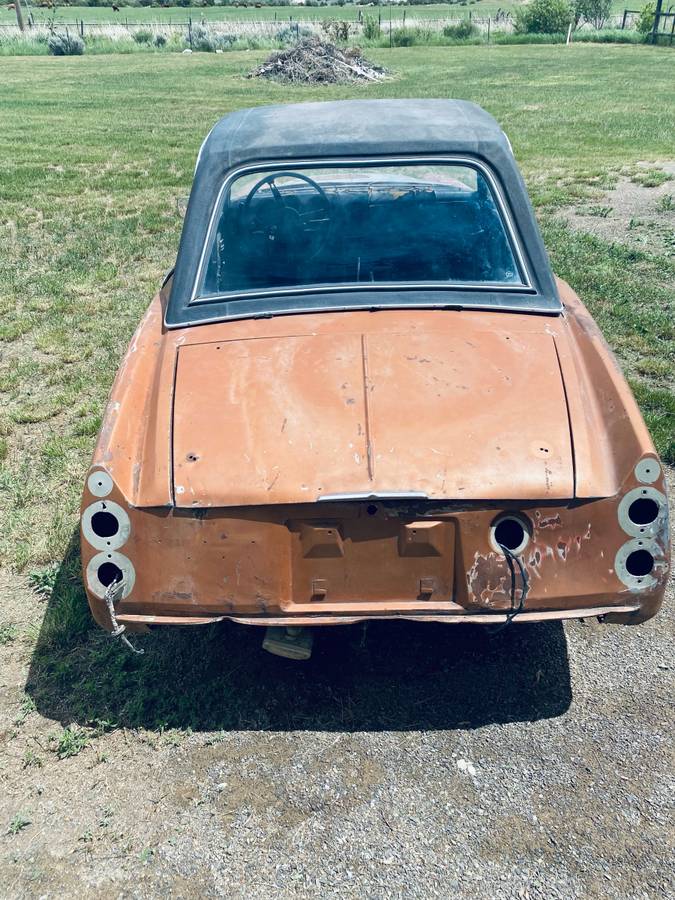 Datsun-1600-roadster-1968-brown-3
