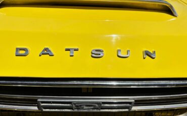 Datsun-1600-roadster-1969-yellow-13