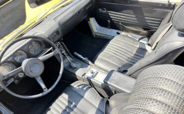 Datsun-1600-roadster-1969-yellow-9