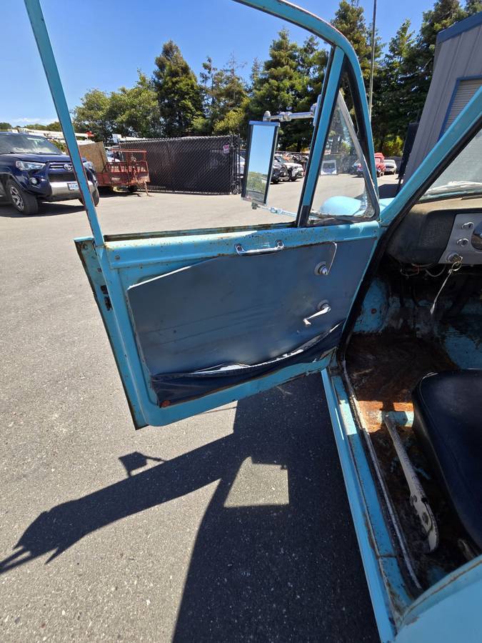 Datsun-1965-blue-1