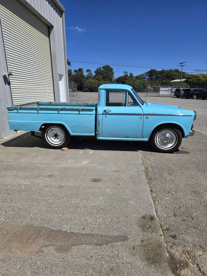 Datsun-1965-blue