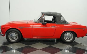 Datsun-2000-1969-Red-Black-1