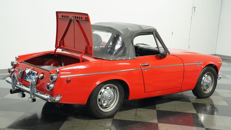 Datsun-2000-1969-Red-Black-14