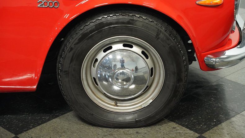 Datsun-2000-1969-Red-Black-15