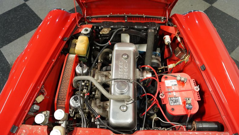 Datsun-2000-1969-Red-Black-2
