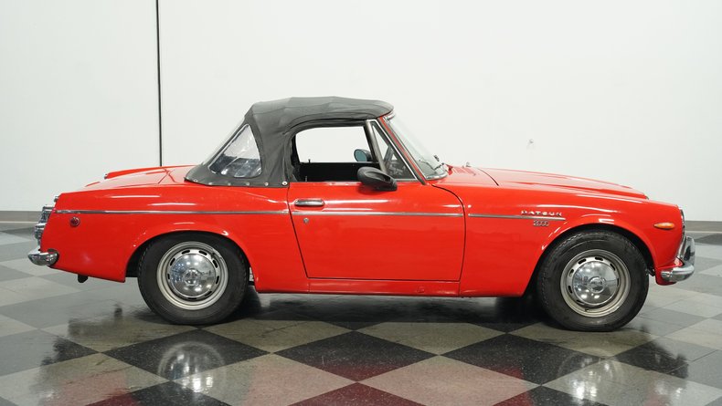 Datsun-2000-1969-Red-Black-20