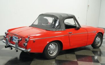 Datsun-2000-1969-Red-Black-23