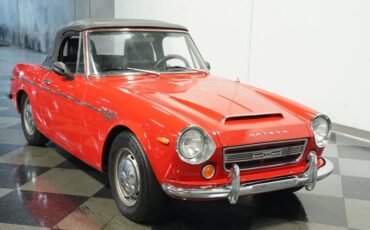 Datsun-2000-1969-Red-Black-25