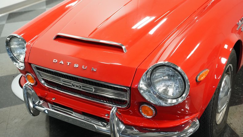 Datsun-2000-1969-Red-Black-28