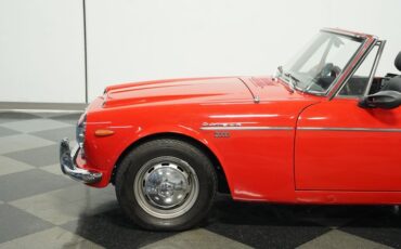 Datsun-2000-1969-Red-Black-30