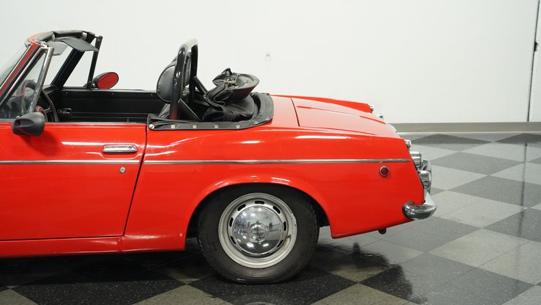 Datsun-2000-1969-Red-Black-31
