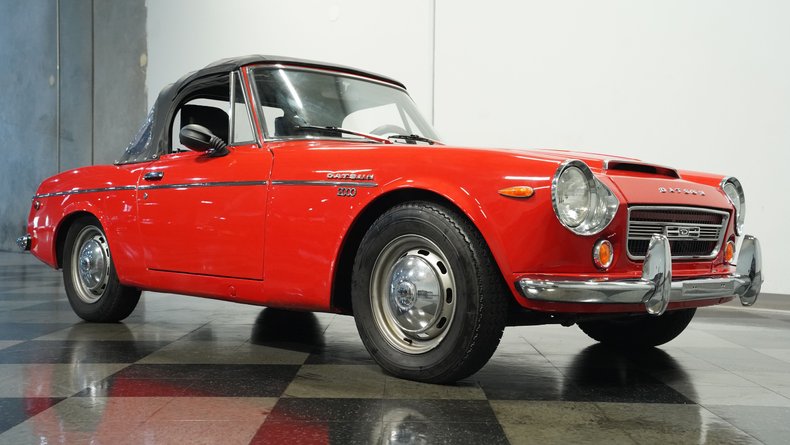 Datsun-2000-1969-Red-Black-38