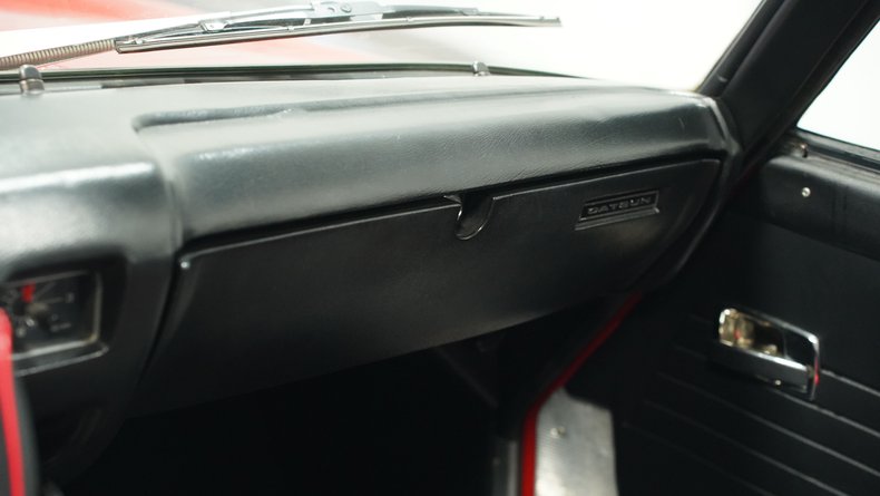 Datsun-2000-1969-Red-Black-46