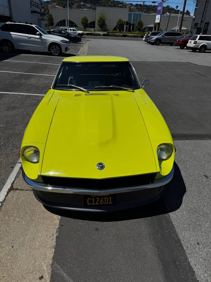 Datsun-240z-1971-yellow-16