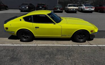 Datsun-240z-1971-yellow
