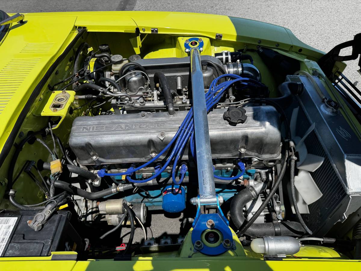 Datsun-240z-1971-yellow-4
