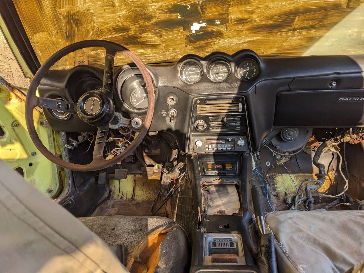 Datsun-240z-1972-yellow-2