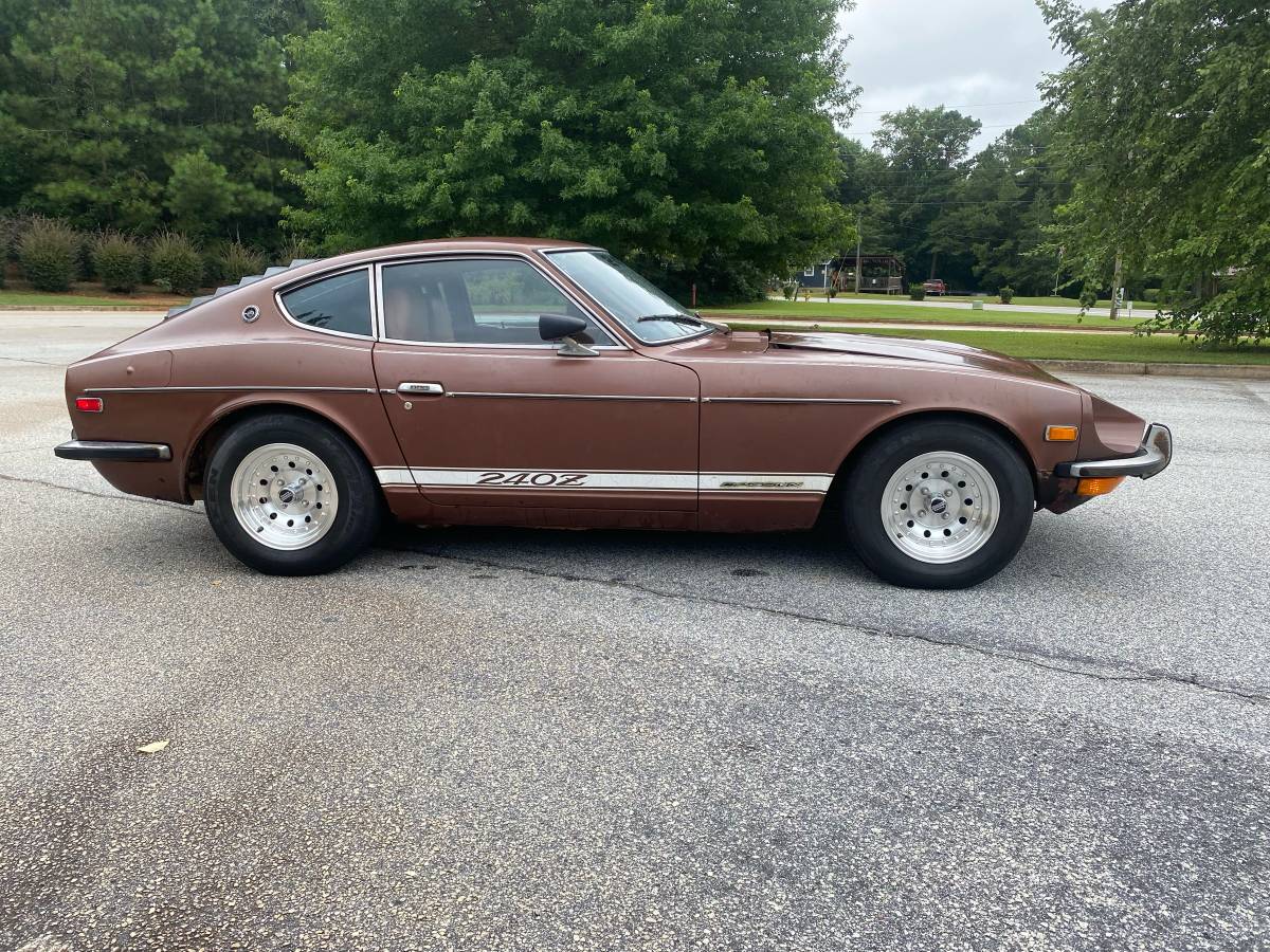 Datsun-240z-1973-brown-1