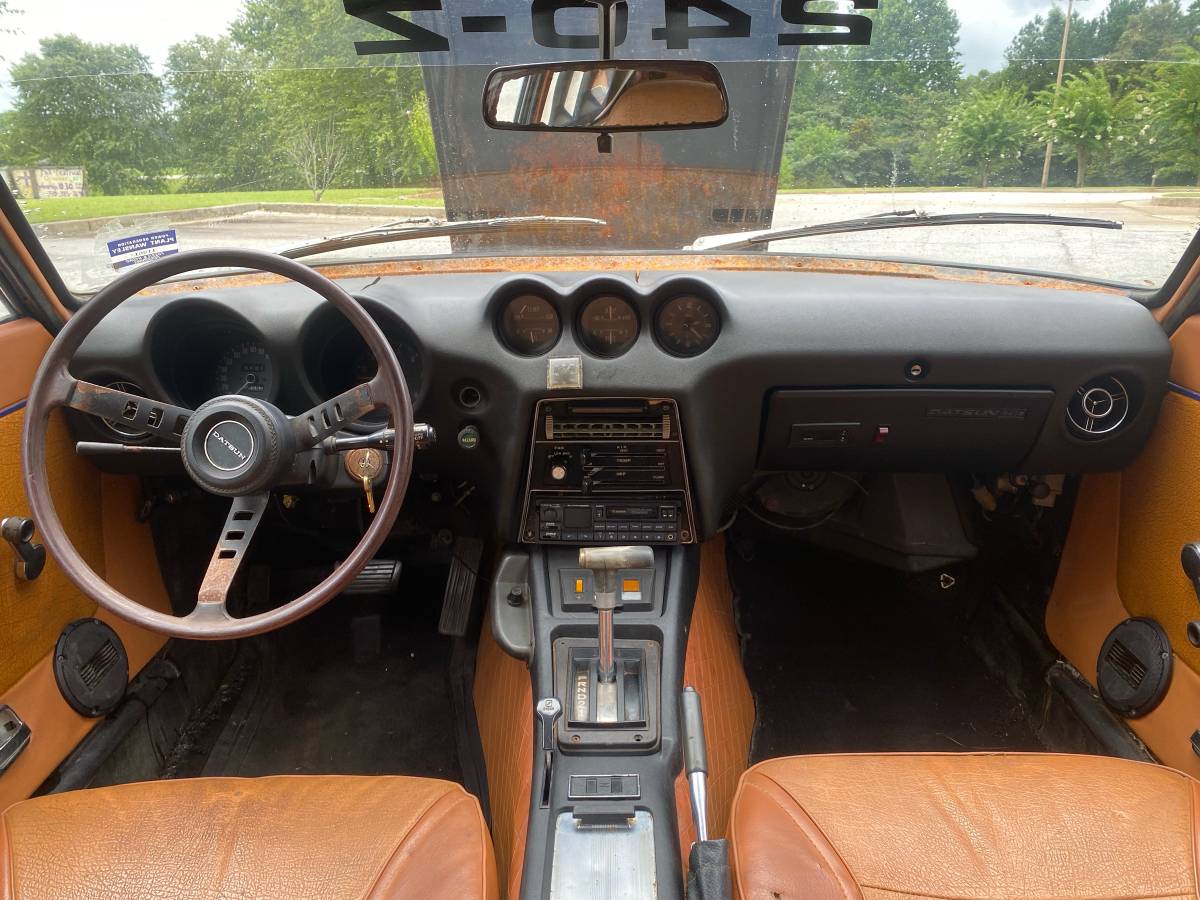 Datsun-240z-1973-brown-10