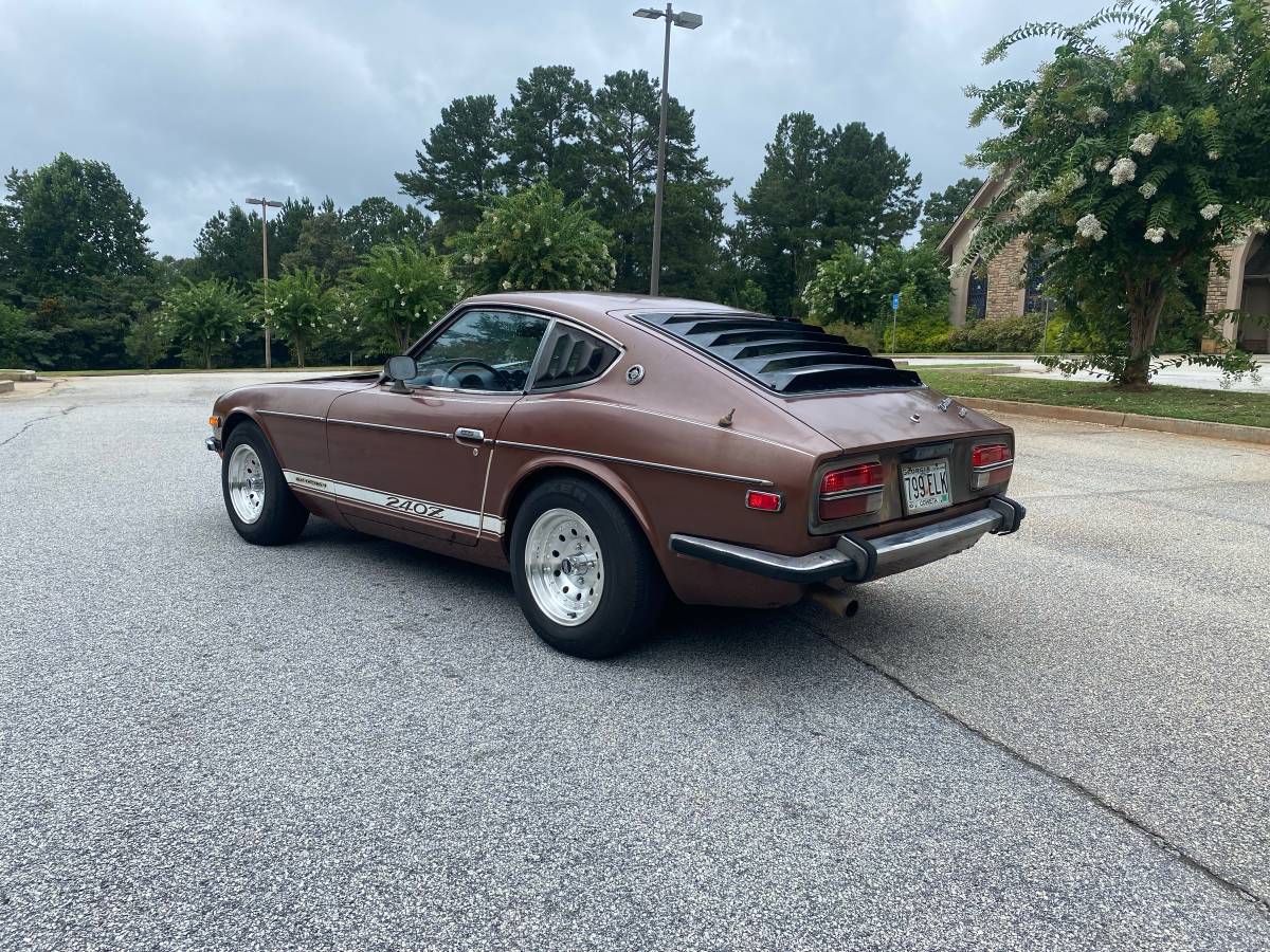 Datsun-240z-1973-brown-13