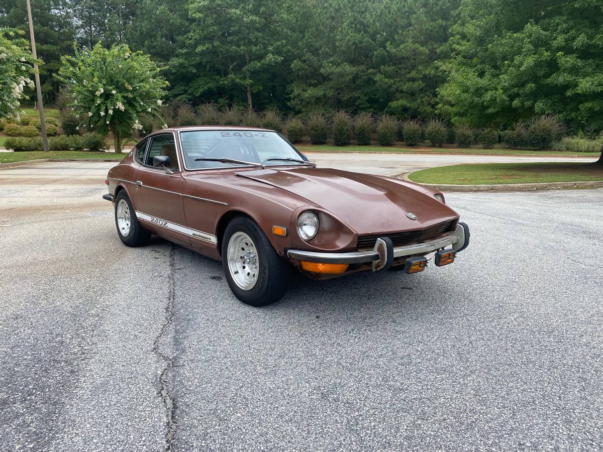 Datsun-240z-1973-brown-14