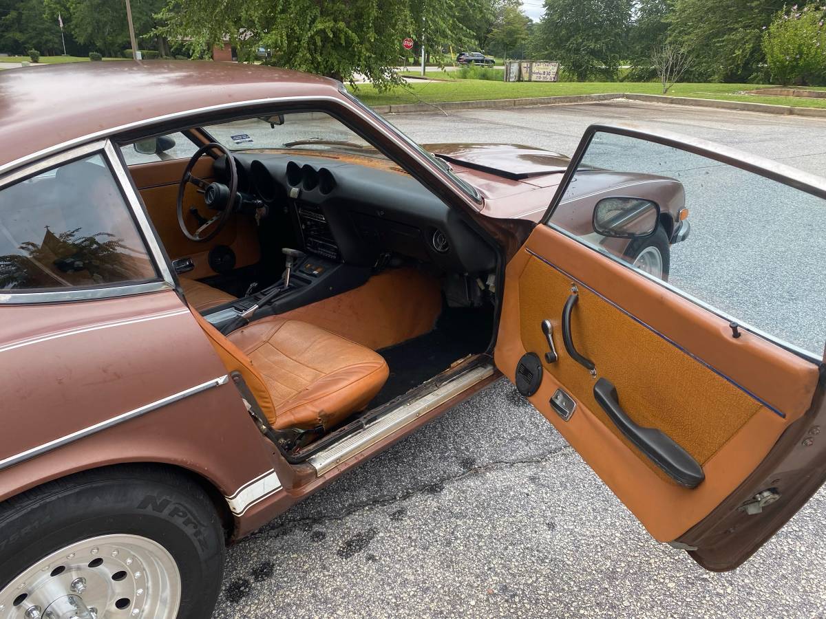 Datsun-240z-1973-brown-15
