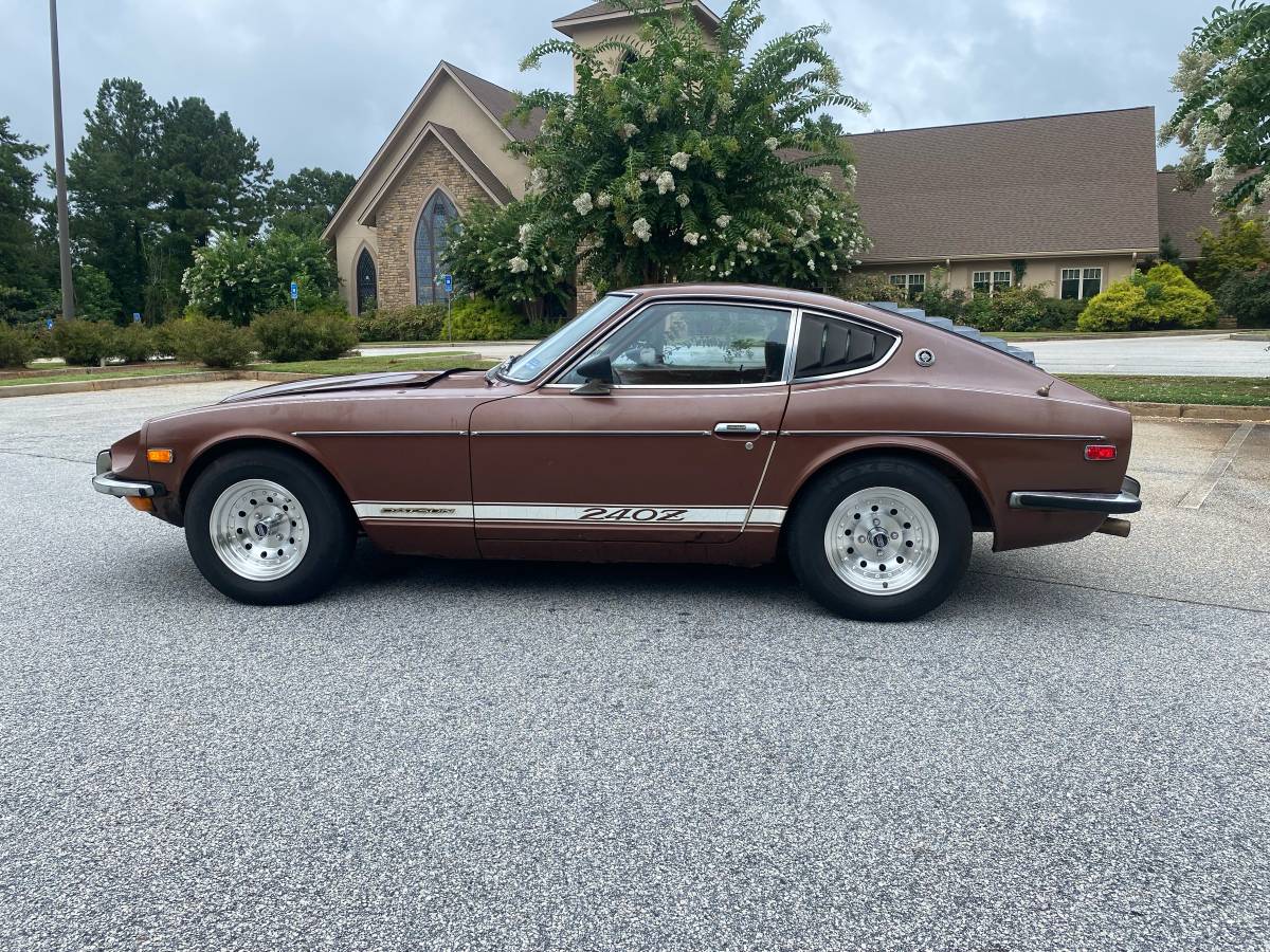 Datsun-240z-1973-brown-3