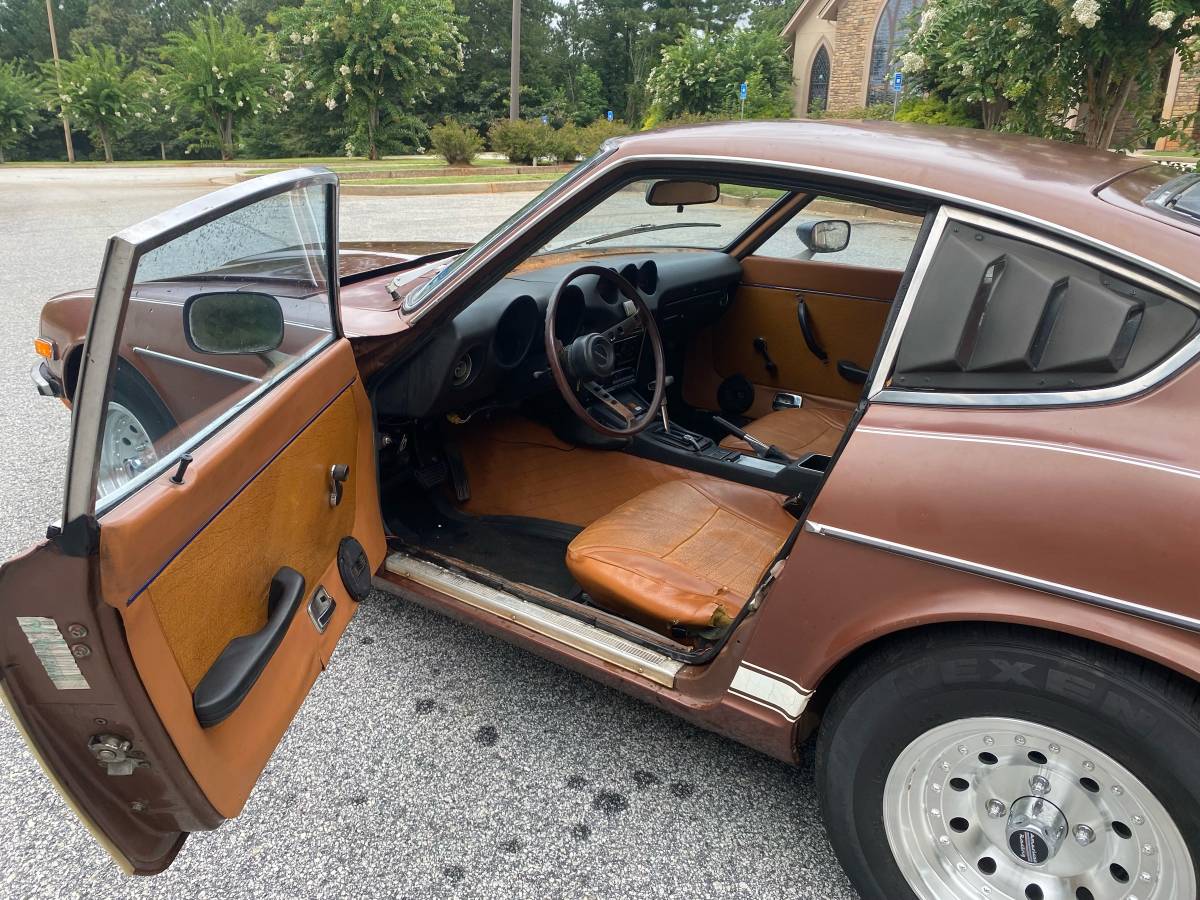 Datsun-240z-1973-brown-9
