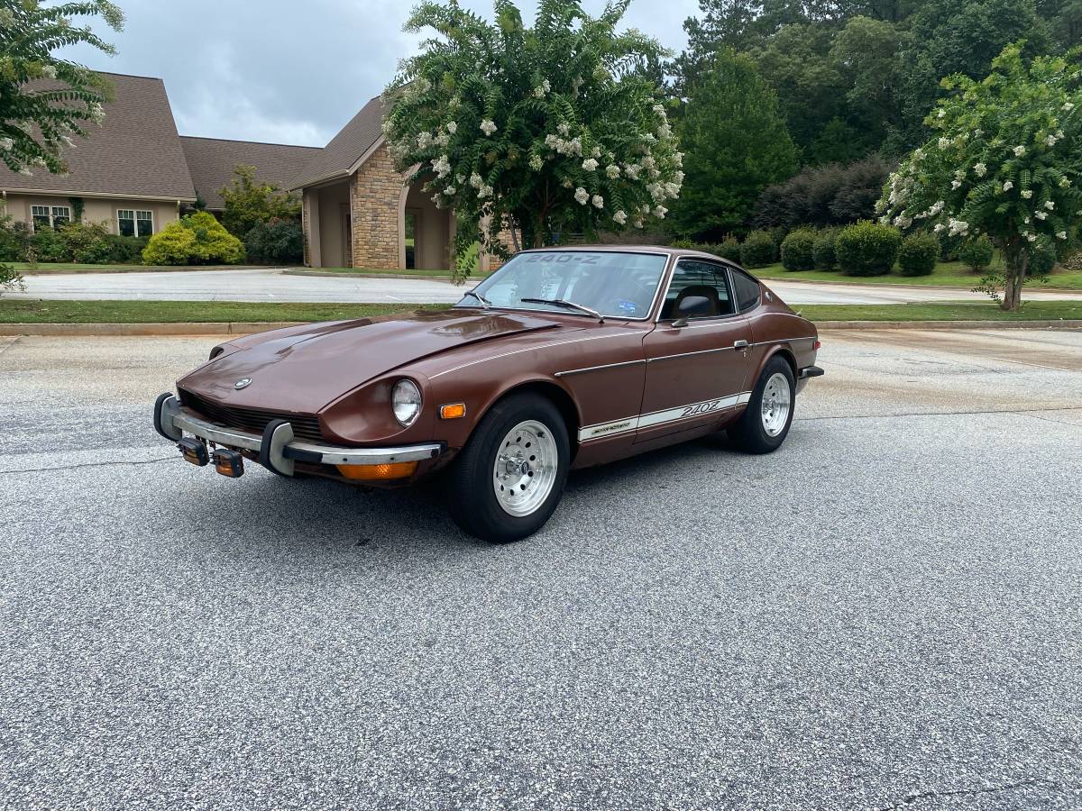 Datsun-240z-1973-brown