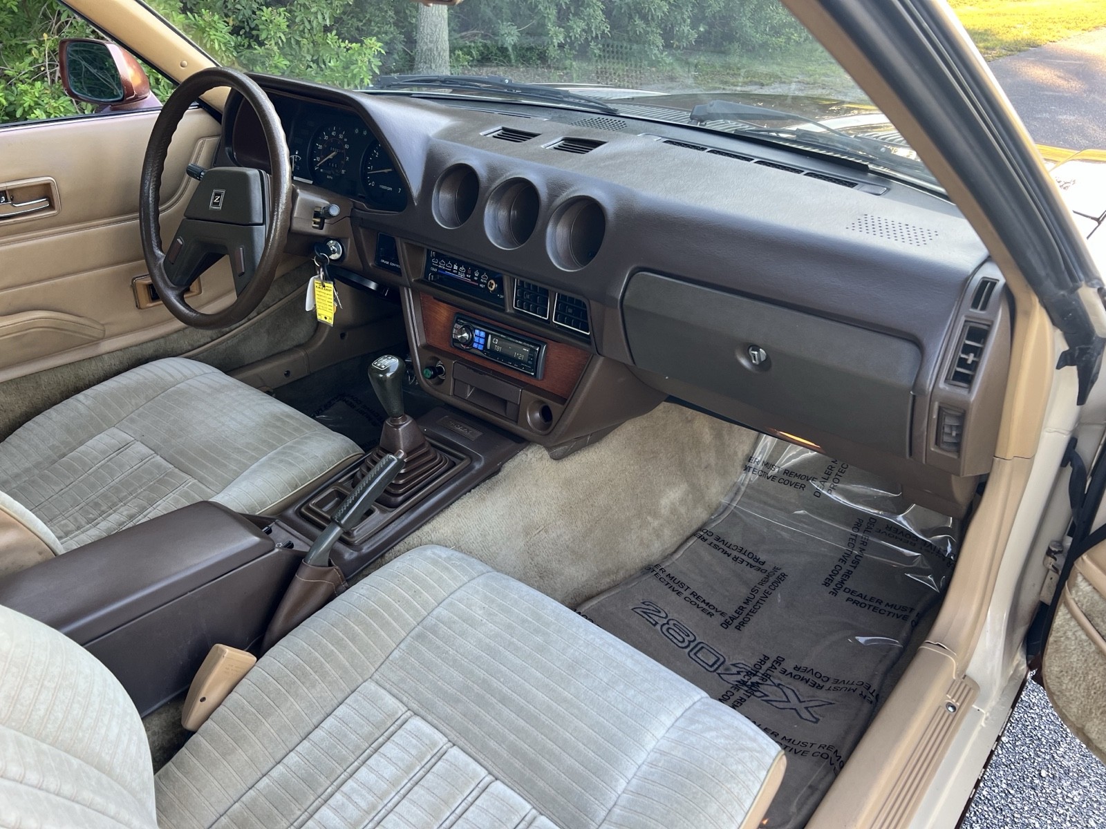 Datsun-280-ZX-1982-Coupe-17
