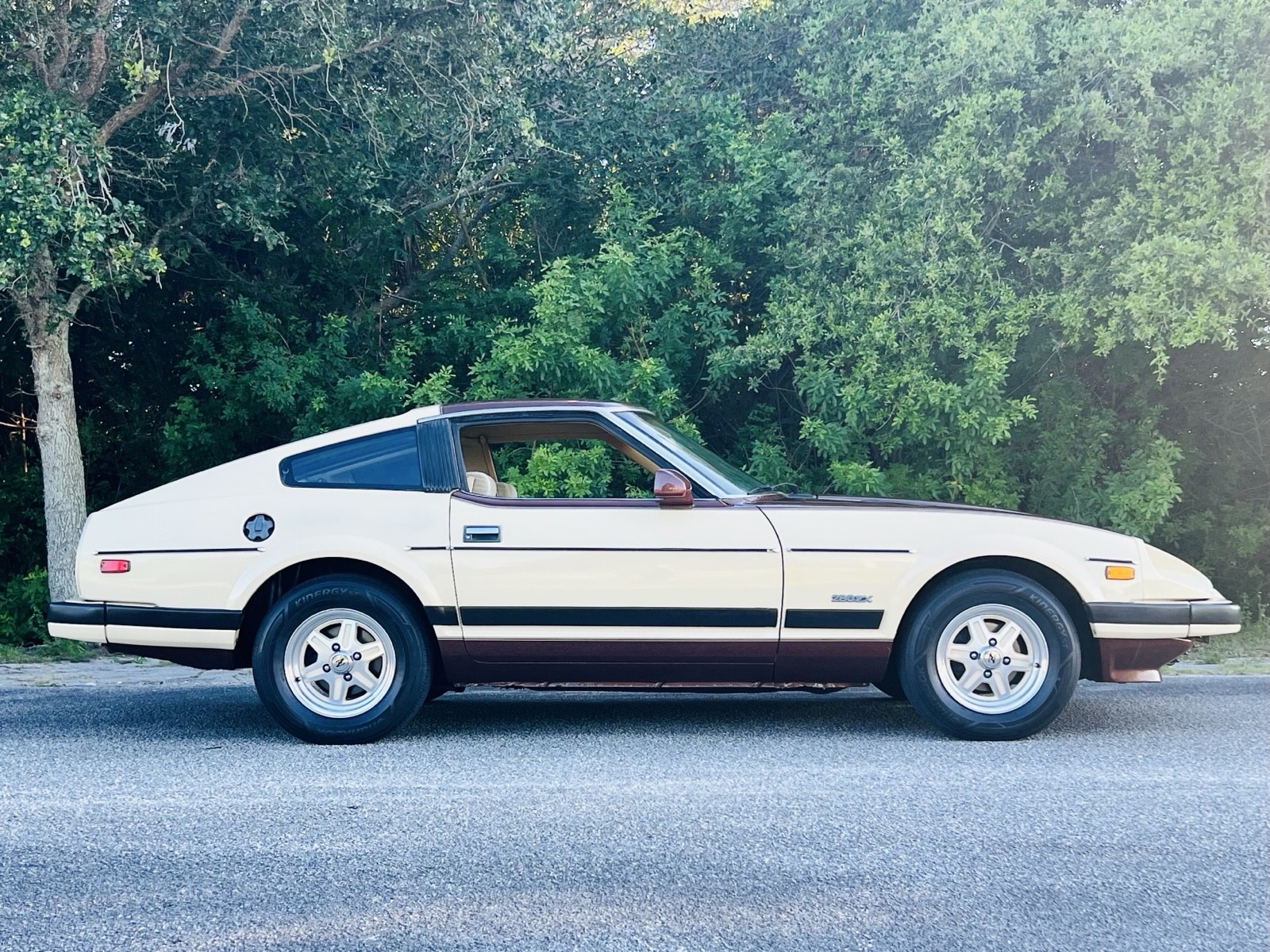Datsun-280-ZX-1982-Coupe-2