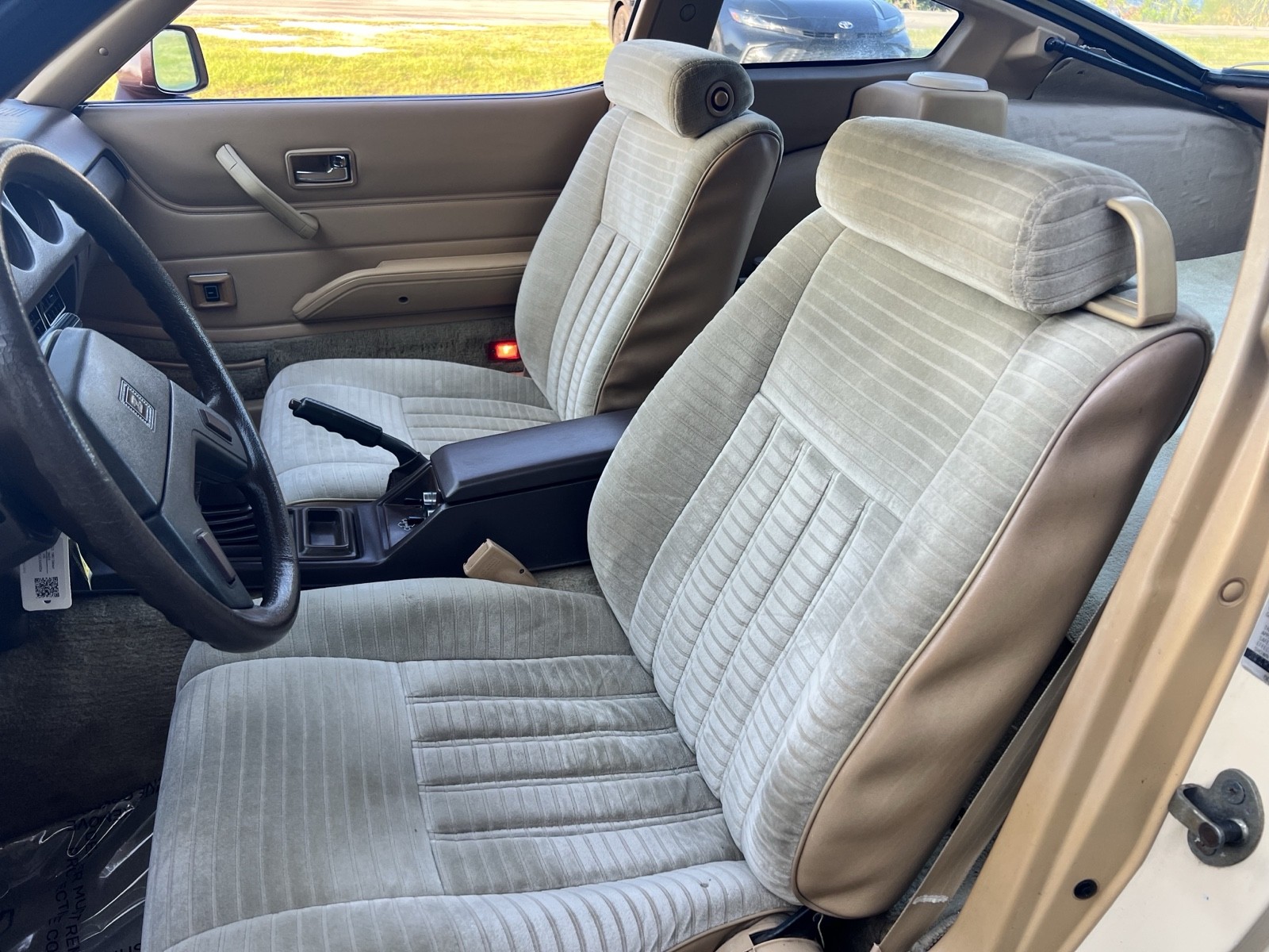 Datsun-280-ZX-1982-Coupe-20