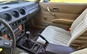 Datsun-280-ZX-1982-Coupe-21