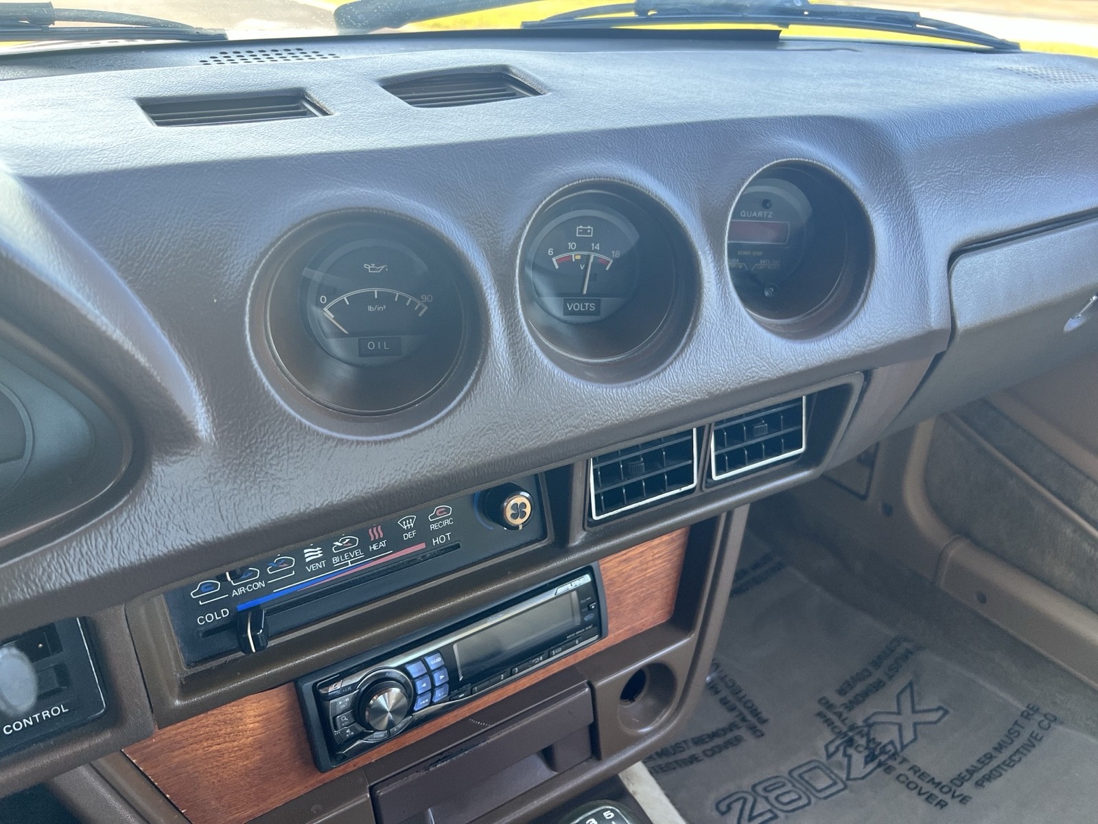 Datsun-280-ZX-1982-Coupe-27
