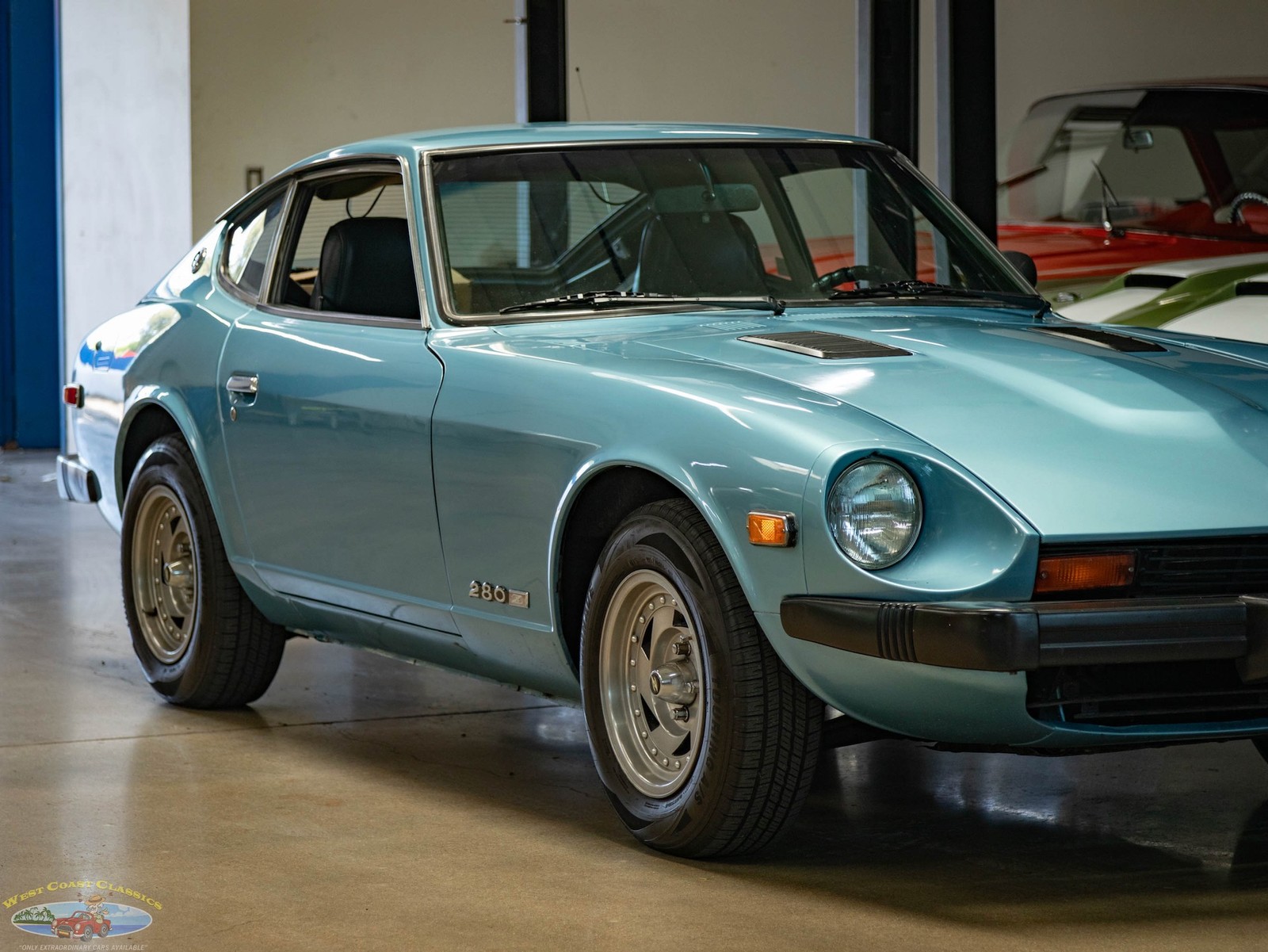 Datsun-280Z-5-spd-Coupe-1977-2-Door-Coupe-10