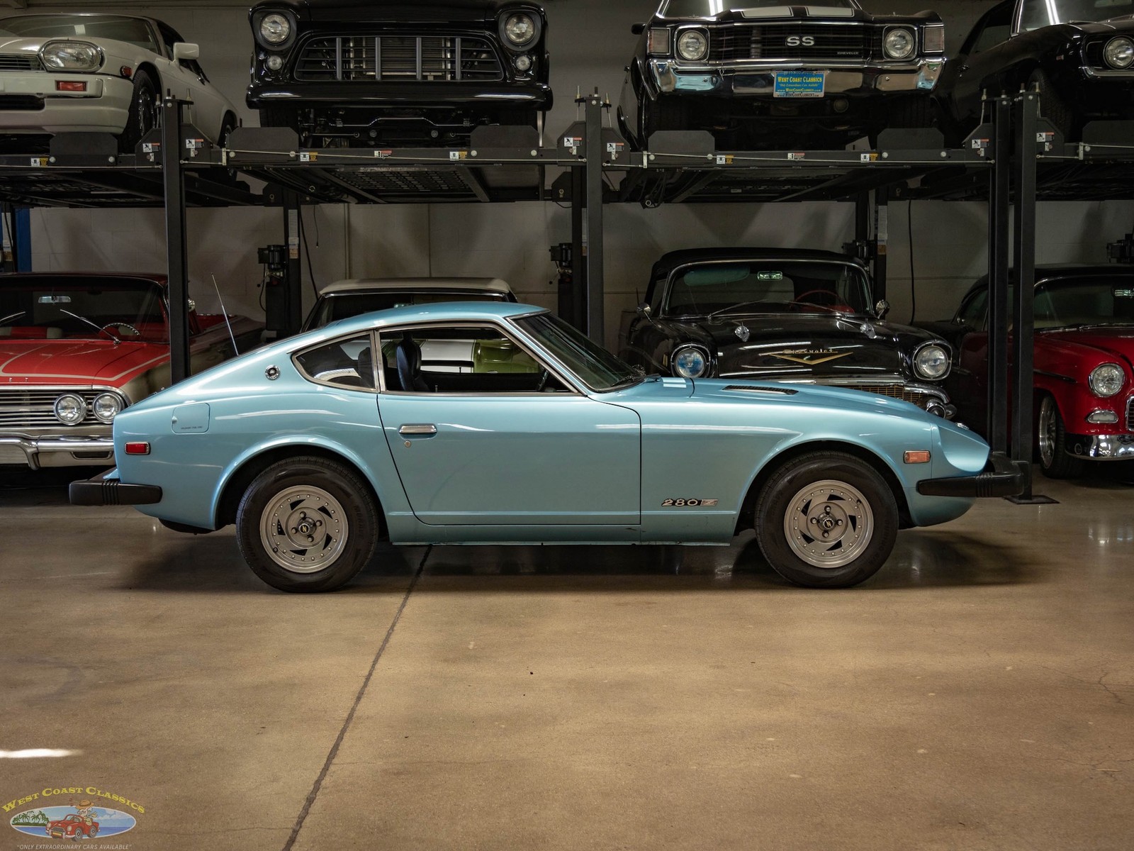 Datsun-280Z-5-spd-Coupe-1977-2-Door-Coupe-2