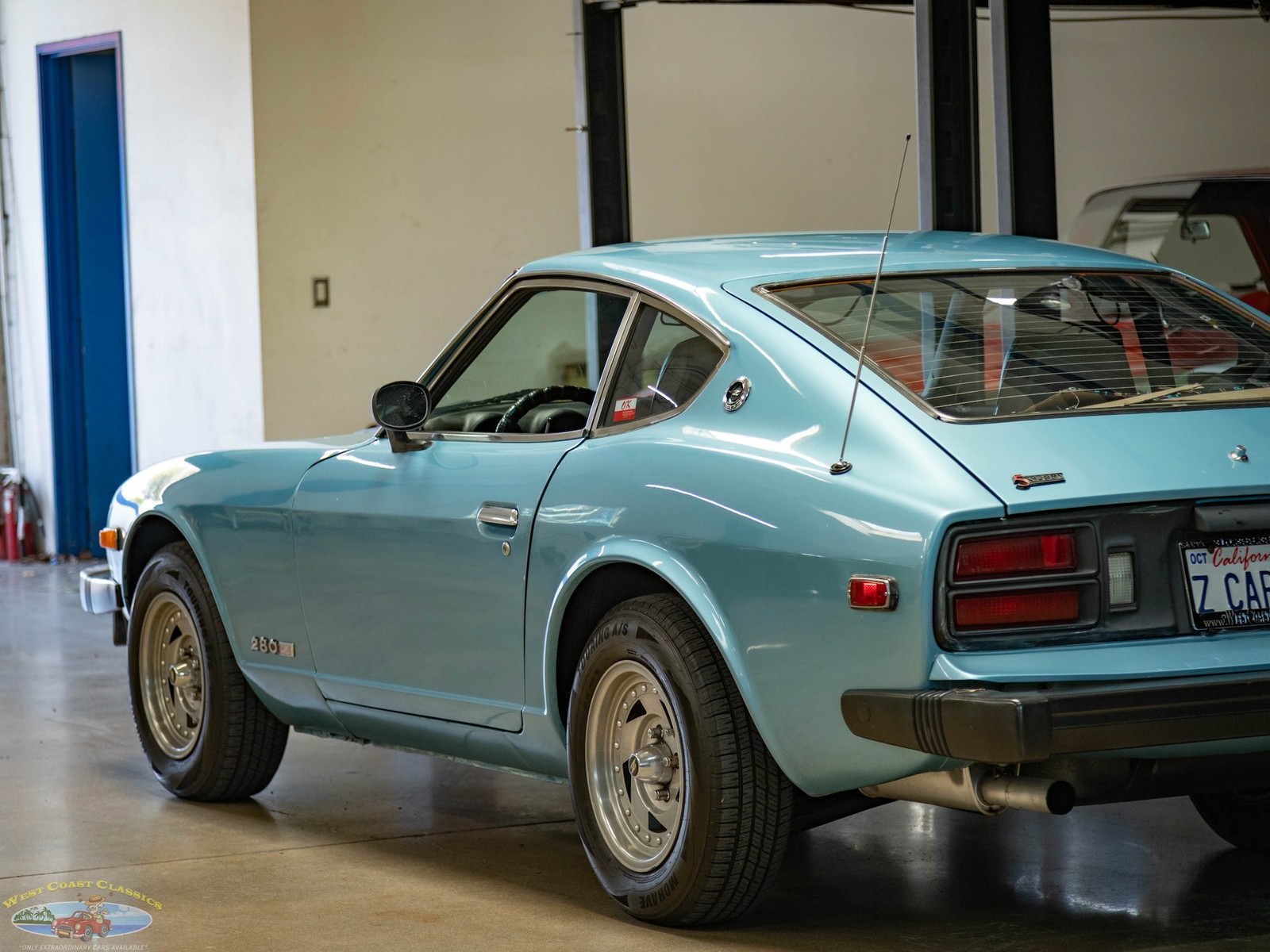 Datsun-280Z-5-spd-Coupe-1977-2-Door-Coupe-21