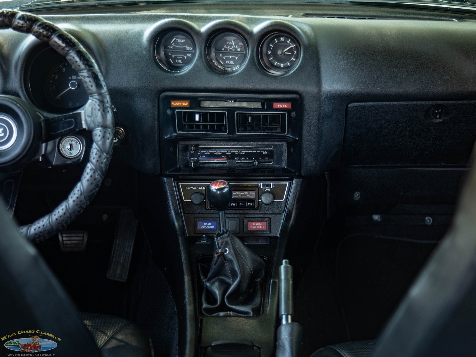 Datsun-280Z-5-spd-Coupe-1977-2-Door-Coupe-24