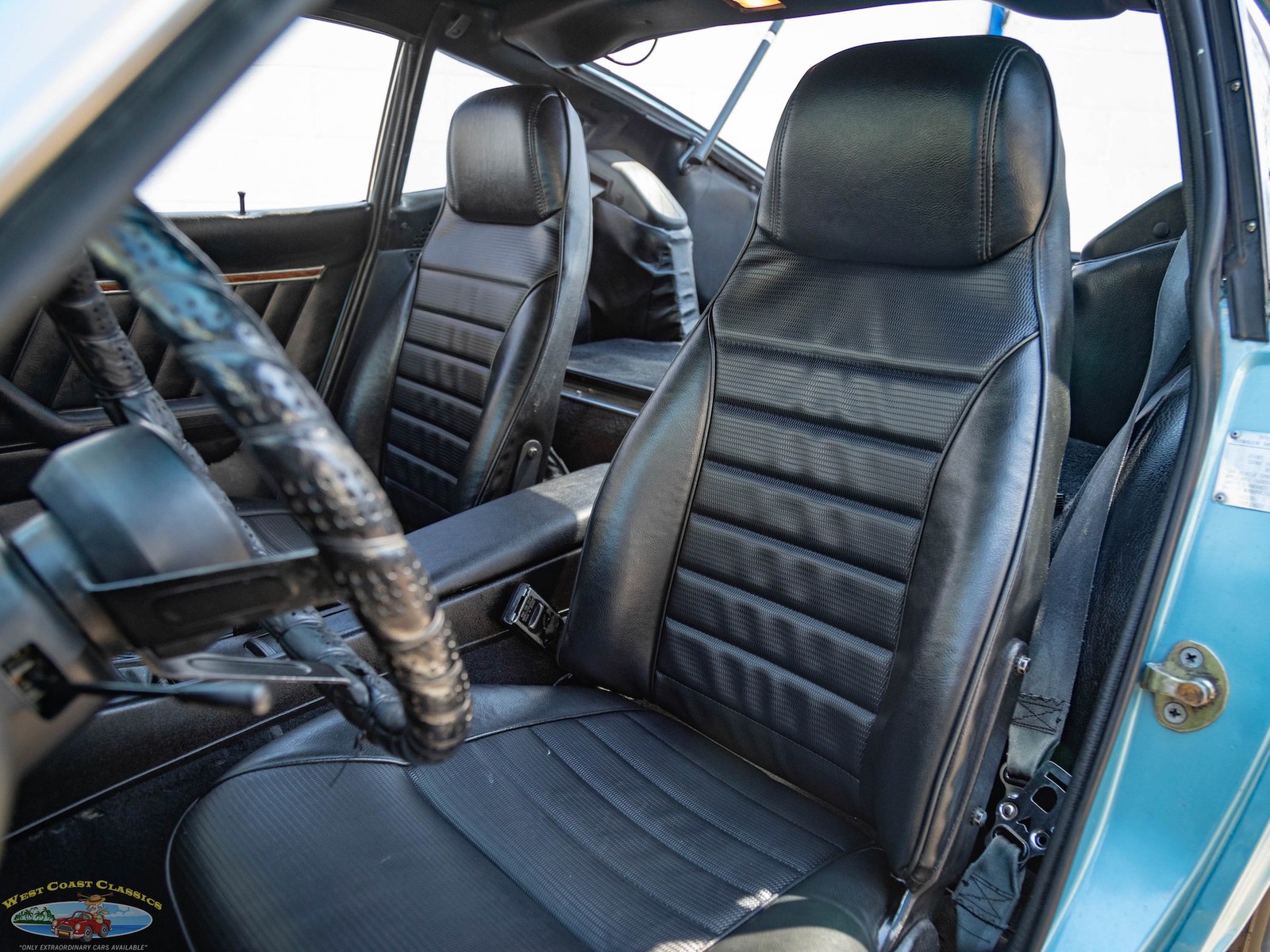 Datsun-280Z-5-spd-Coupe-1977-2-Door-Coupe-26