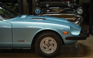 Datsun-280Z-5-spd-Coupe-1977-2-Door-Coupe-3