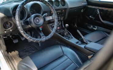Datsun-280Z-5-spd-Coupe-1977-2-Door-Coupe-31